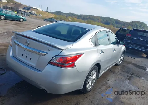 2015 Nissan Altima 2.5 S из США, поврежденный, VIN 1N4AL3AP1FC147921